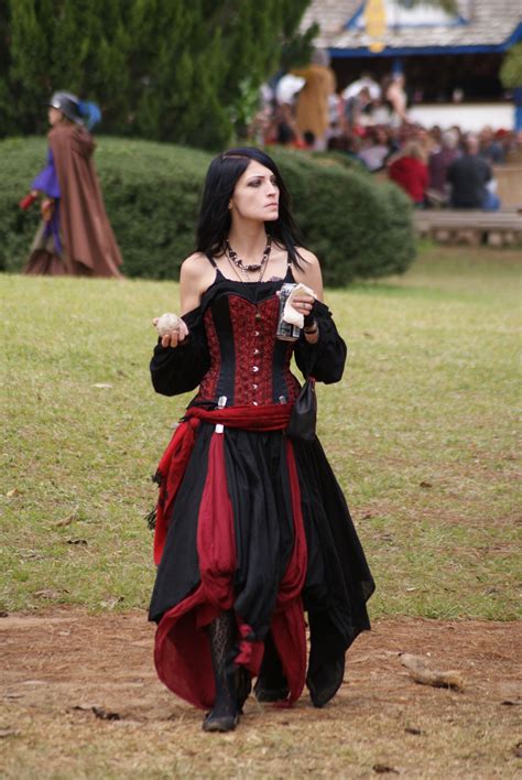 renaissance faire costume ideas